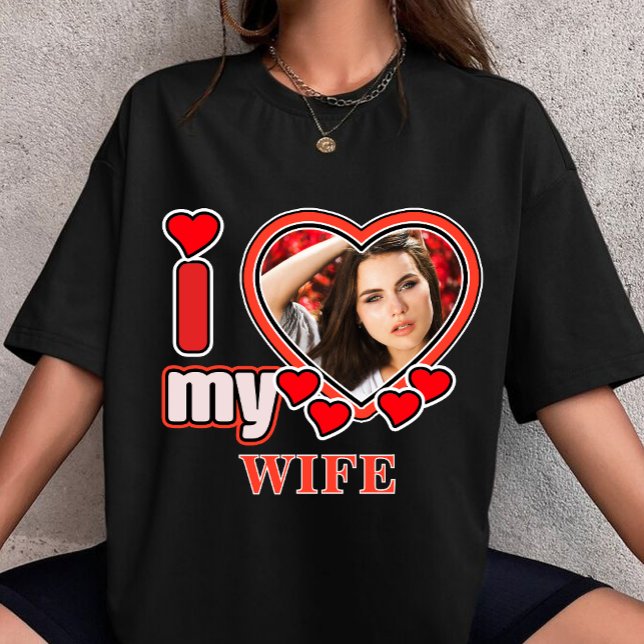 I Love My Wife Personalized Valentines Day Heart  T-Shirt (Von Creator hochgeladen)