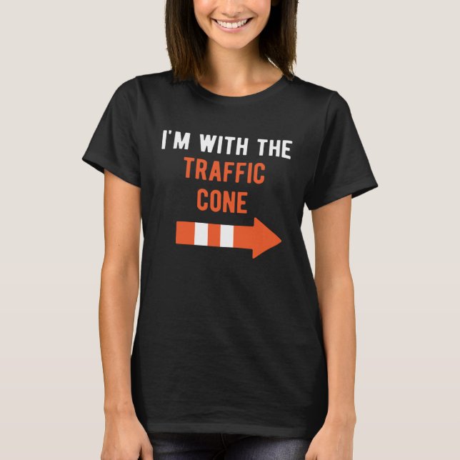 I m With Traffic Cone Couple Outfit  Matching Hall T-Shirt (Vorderseite)