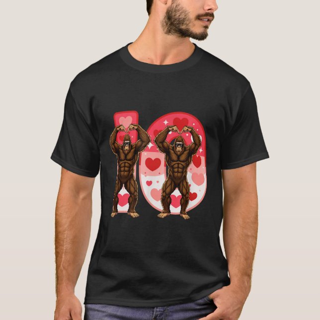 I-o Couples Matching Funny Bigfoot In Midwestern V T-Shirt (Vorderseite)