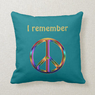 "I Remember" Text with Peace Symbol Kissen