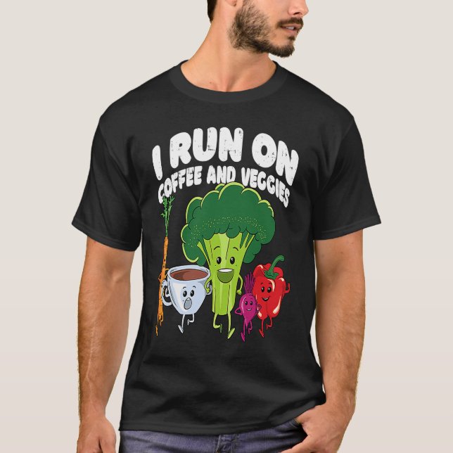 I Run On Coffee And Veggies Vegan Runner Vegetaria T-Shirt (Vorderseite)