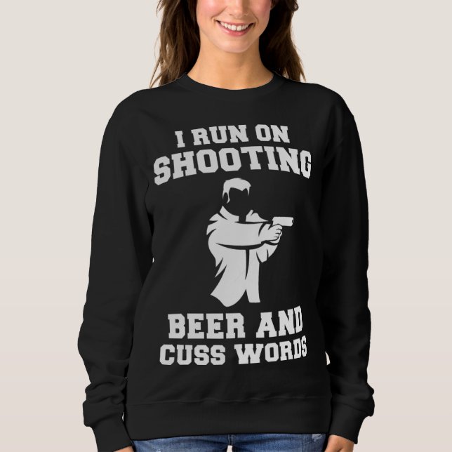 I run on shooting beer and cuss words hoodie long (Vorderseite)