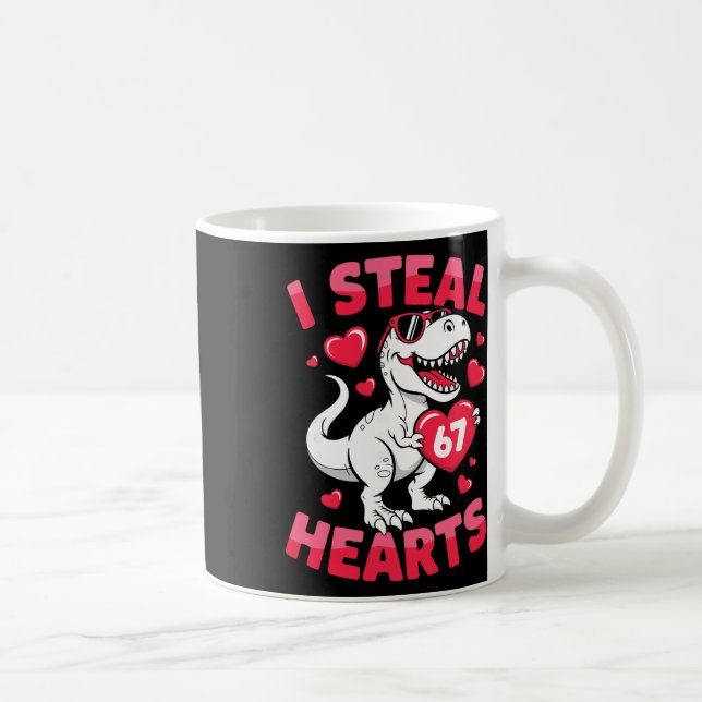 I Steal 67 Hearts Funny 67 Valentine Dinosaur Men  Kaffeetasse (Rechts)
