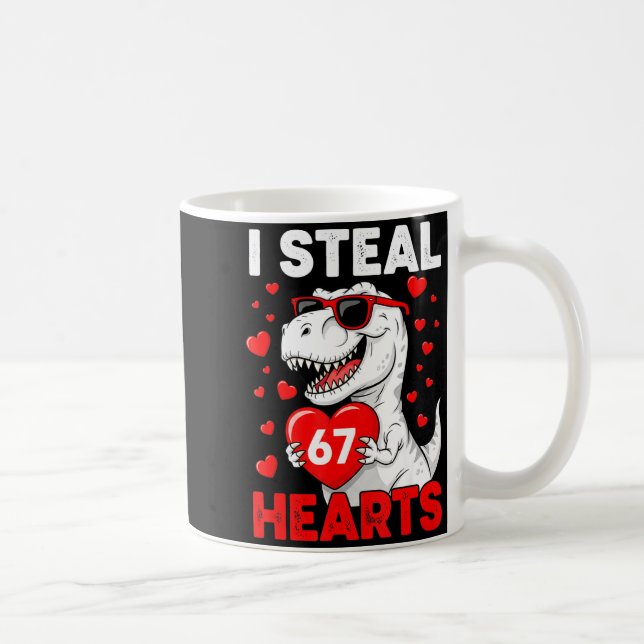 I Steal 67 Hearts Funny 67 Valentine Dinosaur Men  Kaffeetasse (Rechts)