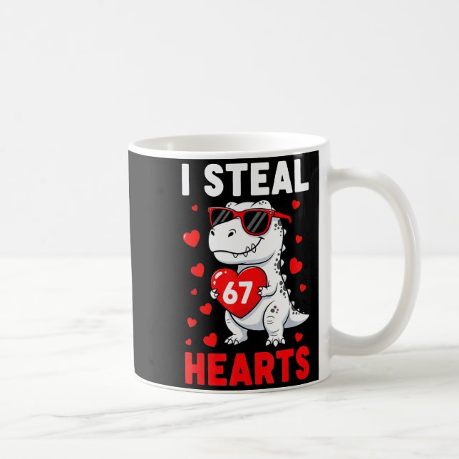 I Steal 67 Hearts Funny 67 Valentine Dinosaur Men  Kaffeetasse (Rechts)