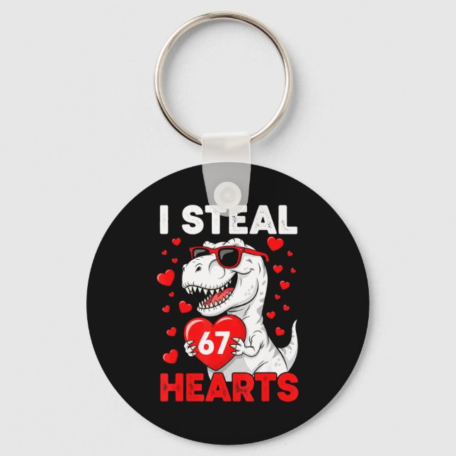 I Steal 67 Hearts Funny 67 Valentine Dinosaur Men  Schlüsselanhänger (Vorderseite)