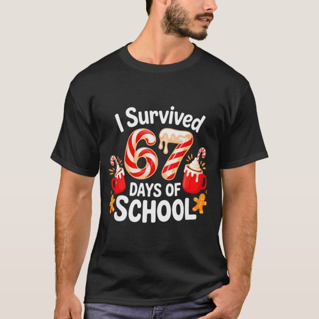 I Survived 67 Days Of School Christmas Candy Cane  T-Shirt (Vorderseite)