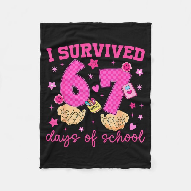I Survived 67 Days Of School Funny Meme Boy Girl T Fleecedecke (Vorderseite)