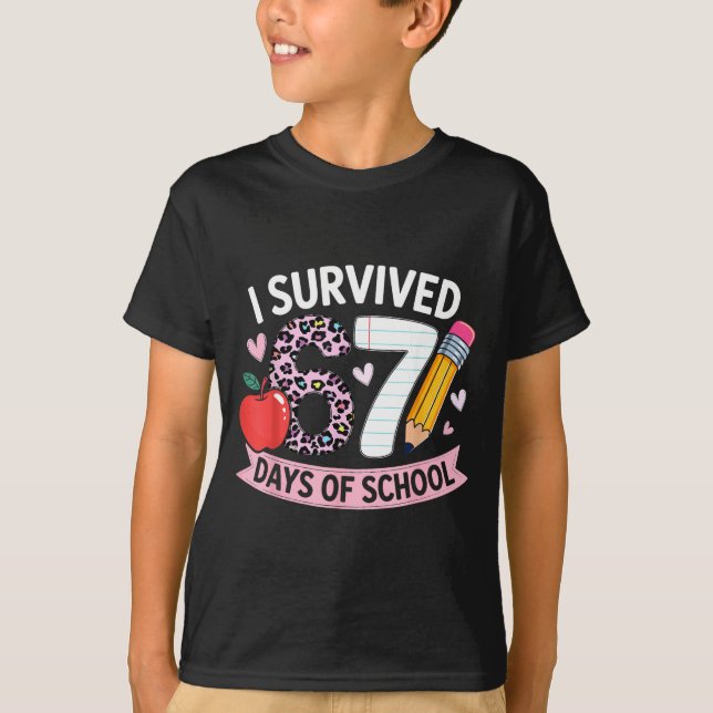 I Survived 67 Days Of School Funny Meme Student Te T-Shirt (Vorderseite)