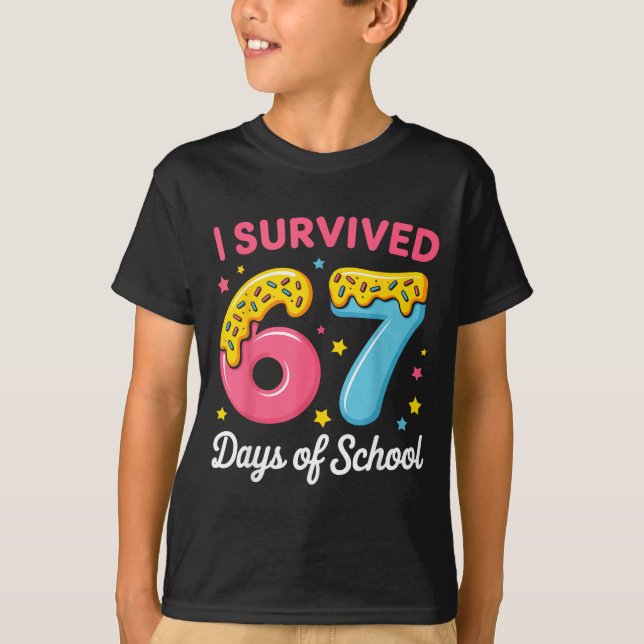 I Survived 67 Days Of School Funny Meme Teacher St T-Shirt (Vorderseite)