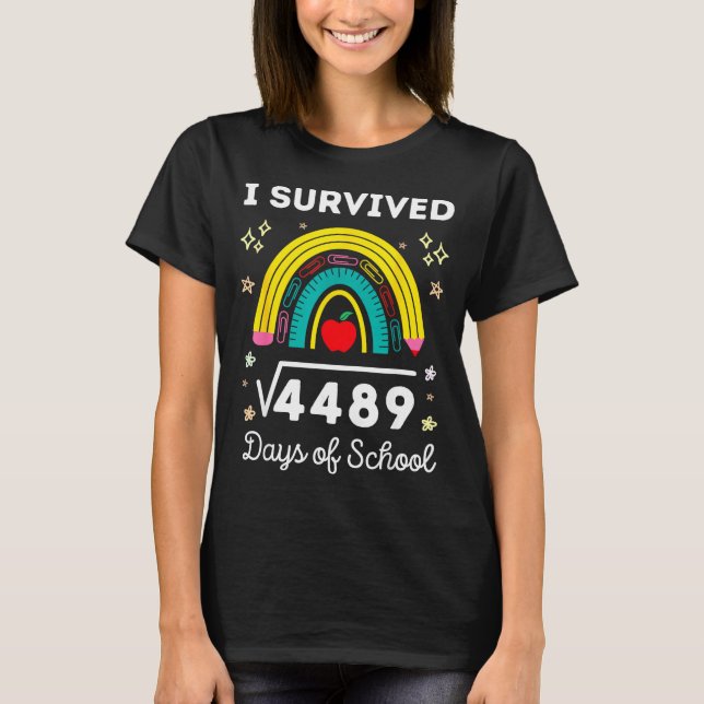 I Survived 67 Square Root Days Of School Funny Mem T-Shirt (Vorderseite)