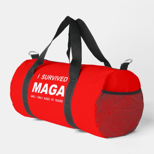 I Survived MAGA Duffle Bag (Rechte Ecke)