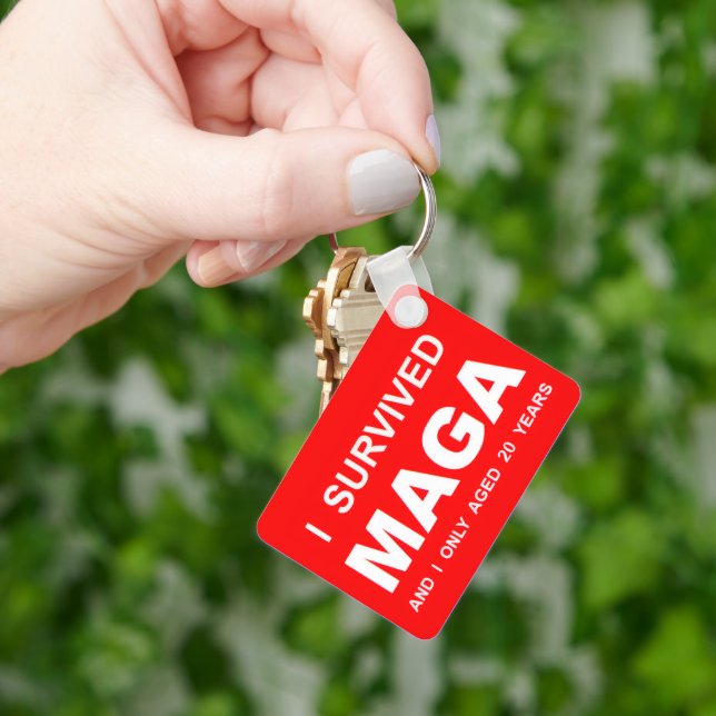 I Survived MAGA Schlüsselanhänger (Hand)