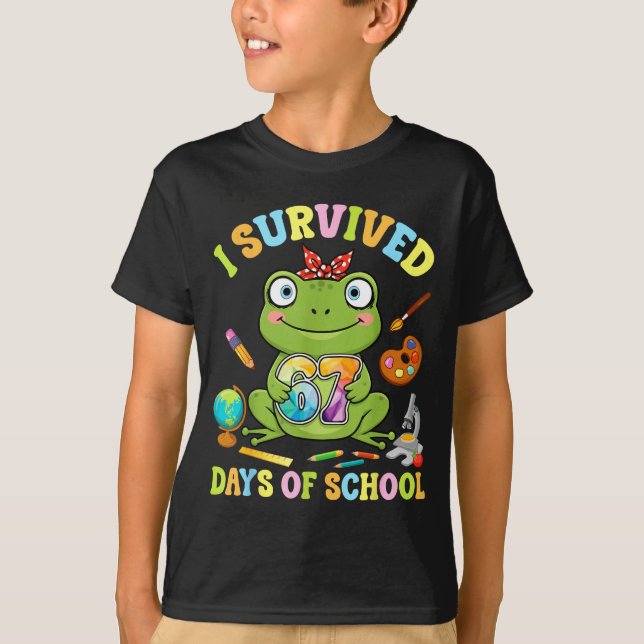 I Survived Six Seven Days Of School Cute Frog Stud T-Shirt (Vorderseite)