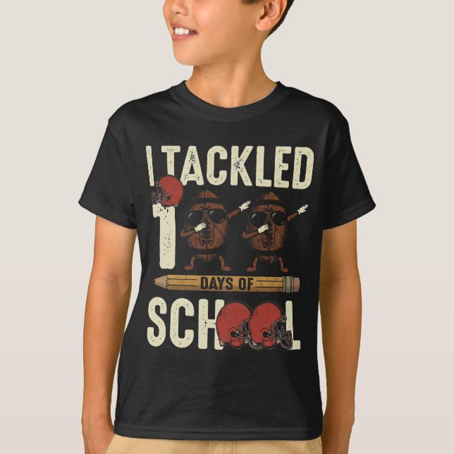 I Tackled 100 Days of School Dabbing Football T-Shirt (Vorderseite)