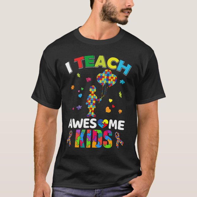 I Teach Awesome Kids Autism Awareness Teacher Men  T-Shirt (Vorderseite)