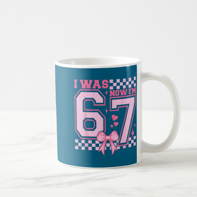 I Was 6 Now I'm 7 Nk Coquette Bow Heart Checkered  Kaffeetasse (Rechts)