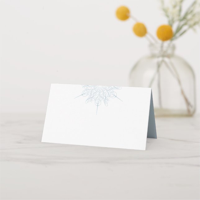 Ice Blue Snowflake Elegante Winterhochzeit Platzkarte (Vorderseite)