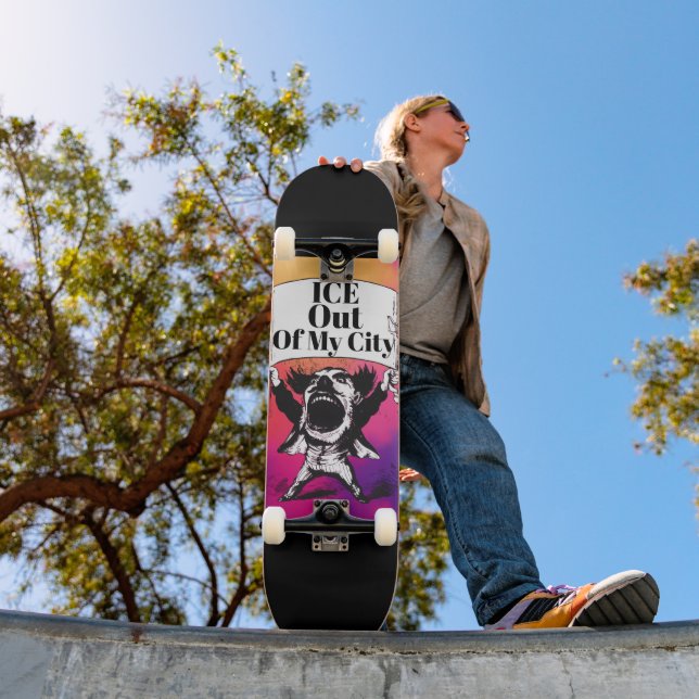 ICE Out of My City Skateboard (Außenbereich 1)