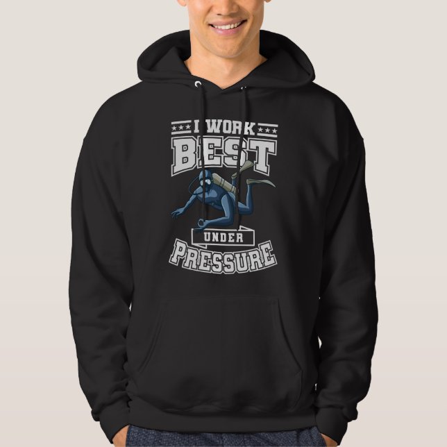 Ich arbeite am besten unter Kommerziellem Druck Hoodie (Vorderseite)