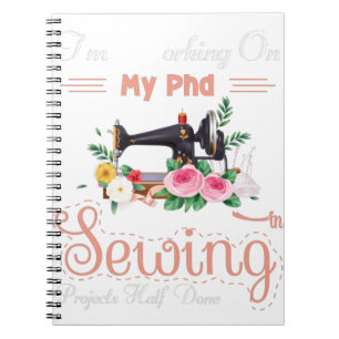 Ich arbeite an meinen Doktorandenprojekten, die zu Notizblock