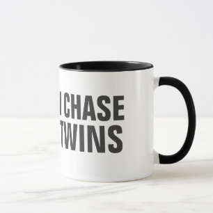 Ich arbeite gerade scherzend mich jage Zwillinge Tasse