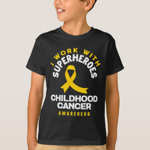 Ich arbeite mit Superhelden-Onkologen-Kindern T-Shirt