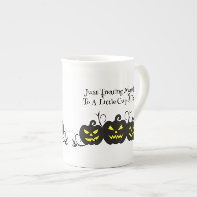 Ich behandele mich nur mit Tee-Jack O' Lantern Prozellantasse (Vorderseite Rechts)