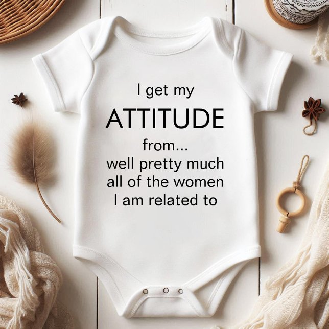 Ich bekomme meine Einstellung von Hübschen viel Fr Baby Strampler (I Get My Attitude From Pretty Much All Women funny Baby Bodysuit)