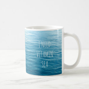 ICH BENÖTIGE VITAMIN-MEER - Tasse mit