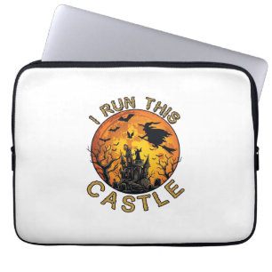 Ich betreibe dieses Halloween Spukschloss (2)_1 Laptopschutzhülle