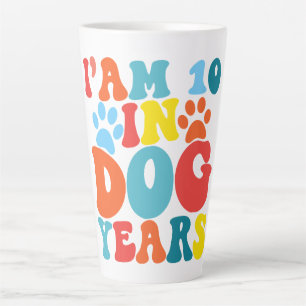 Ich bin 10 in Hundejahren 70. Geburtstag Groovy Hu Milchtasse