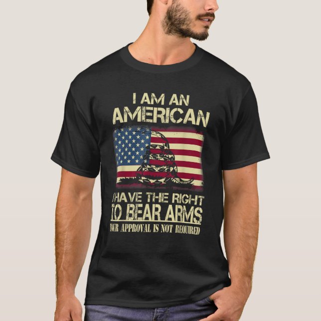Ich bin Amerikanerin und habe das Recht auf Waffen T-Shirt (Vorderseite)