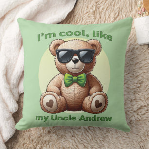 Ich bin Cooler Teddybär mit einem grünen Bow, der Kissen