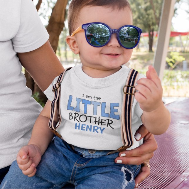 Ich bin der kleine Bruder Whimsical Niedlich Blue Baby T-shirt (Von Creator hochgeladen)
