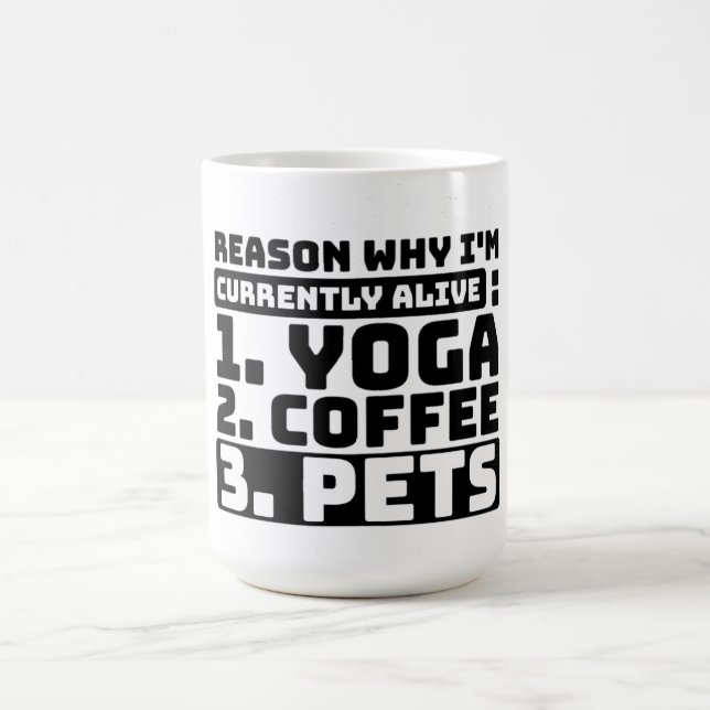 Ich bin derzeit live Yoga, Coffe, Haustiere lustig Kaffeetasse (Mittel)