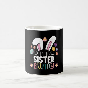 Ich bin die Schwester Bunny Osterfamilie, die pass Kaffeetasse