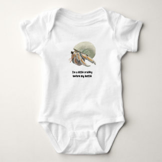 Ich bin ein bisschen mürrisch vor meinem Fläschche Baby Strampler