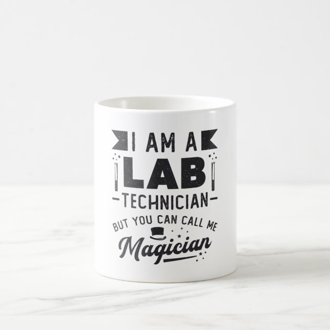 Ich bin ein Geschenk des Labrador-Technikers für N Kaffeetasse (Mittel)