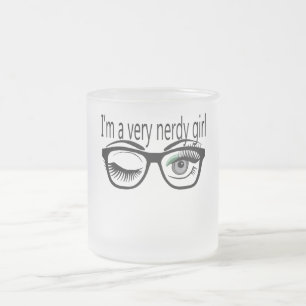 Ich bin ein sehr Nerdy Girl mit grünem Augschatten Mattglastasse