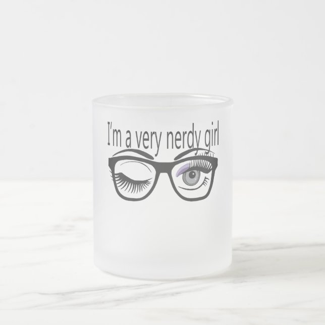 Ich bin ein sehr Nerdy Girl mit Lila Augschatten Mattglastasse (Mittel)