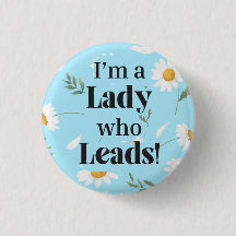 Ich bin eine Lady, die (Daisy) Button führt