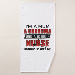 Ich bin eine Mama ein Oma und eine ermüdete Kranke Badehandtuch