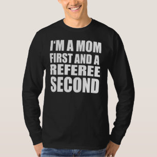 Ich bin eine Mama und ein Referent, der einen graf T-Shirt