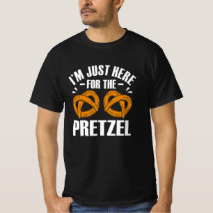 Ich bin gerade hier für den Pretzel Funny Prezel T-Shirt