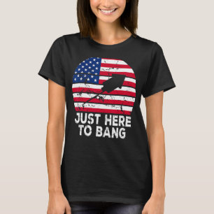 Ich bin gerade hier, um die amerikanische Fahne vo T-Shirt