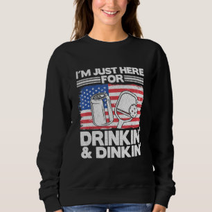 Ich bin gerade hier, um Dinking Beer US Flag Pic Sweatshirt