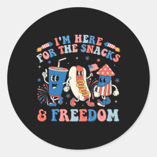Ich bin hier für die Snacks und Freiheit Junge Mäd Runder Aufkleber
