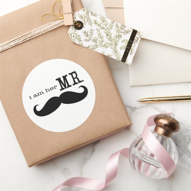 Ich bin ihr Mr. Mustache Groom Runder Aufkleber (Schenken)