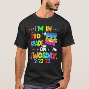 Ich bin in der dritten Klasse am zweitägigen Diens T-Shirt